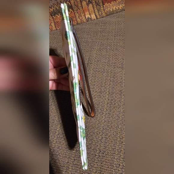 Dooney and Bourke Leather Floral Wristlet Clutch Lillies EUC - Picture 9 of 13